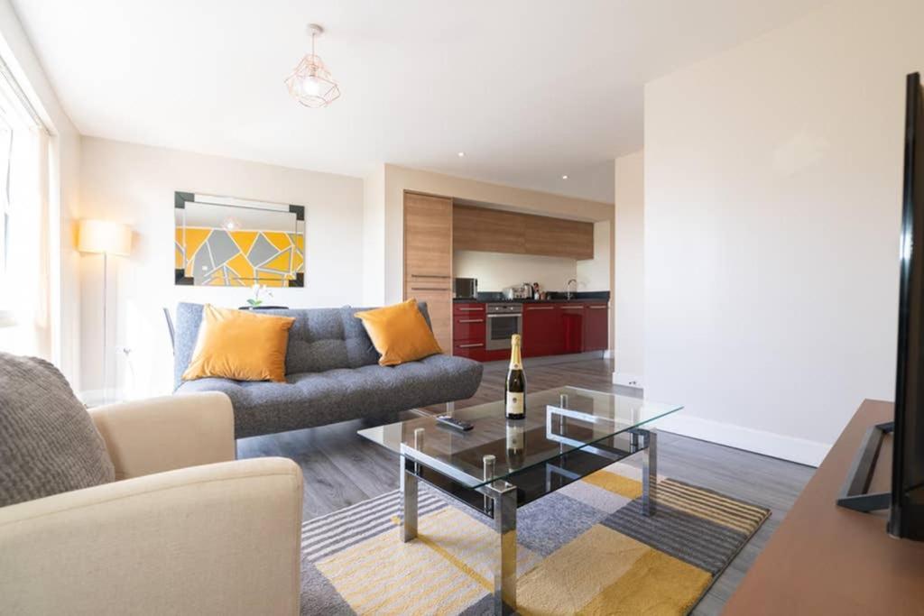 Avril Apartments Бирмингам Екстериор снимка